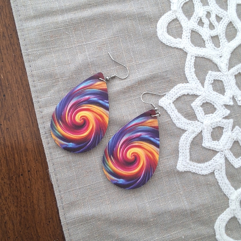 💥SALE💥NEW Rainbow Swirl Dangle Earrings - Picture 5 of 5